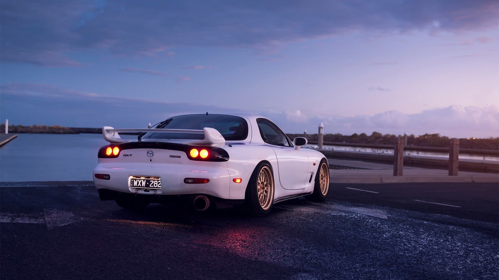 仰泳划频技术稳定度增强，仰泳划手和呼吸的配合