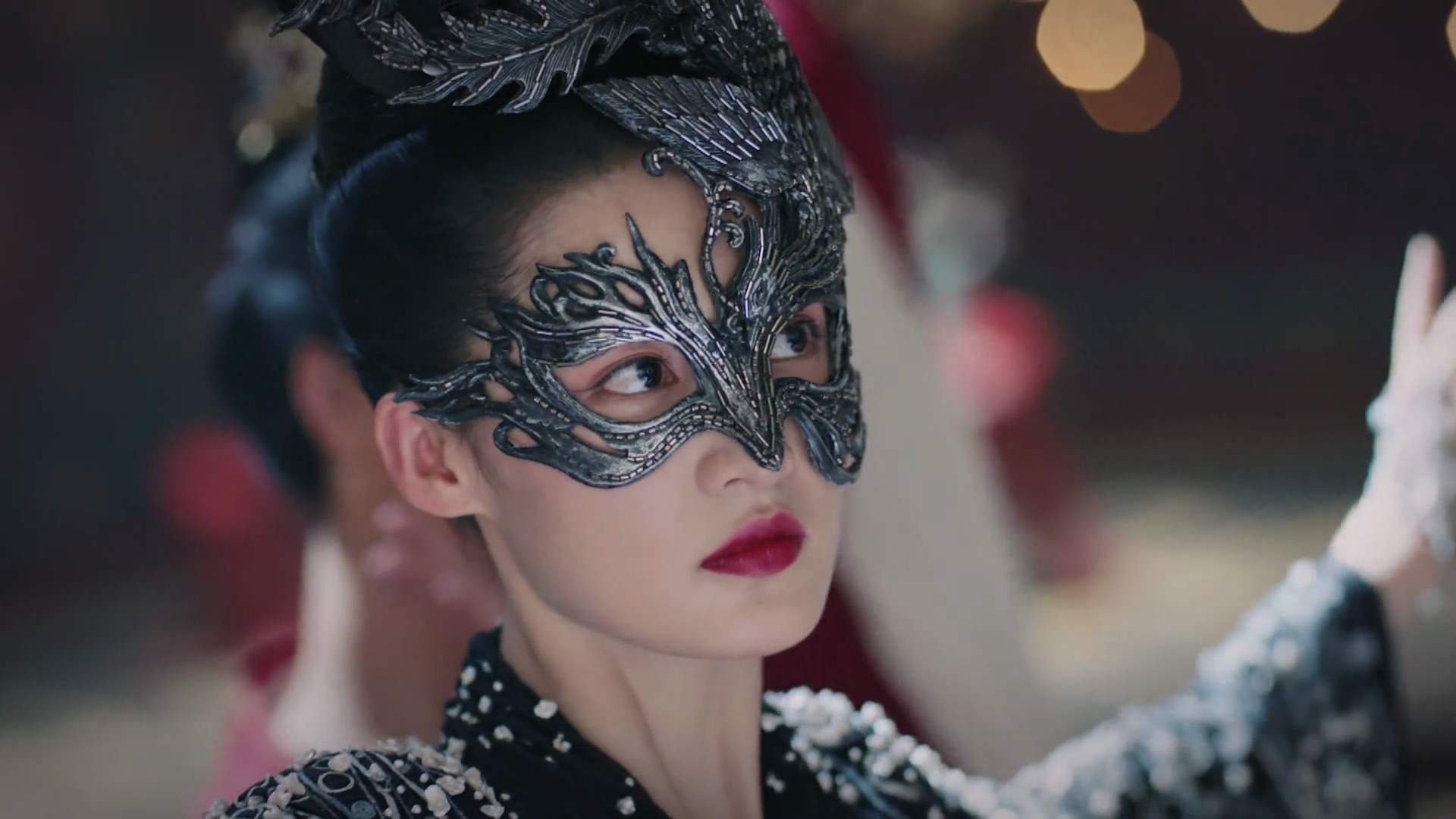 曼联在激烈比拼中逆转获胜，提升积分追赶榜首